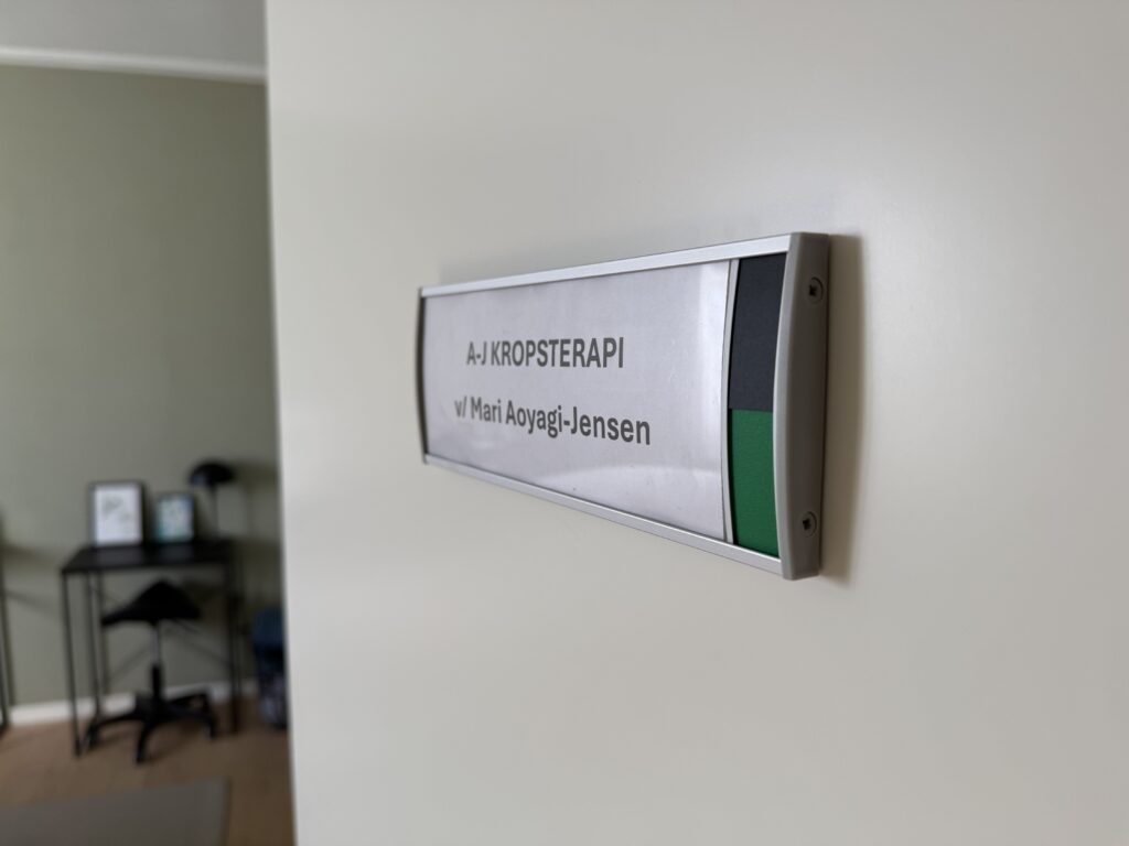 Dørskilt til krops terapi klinik